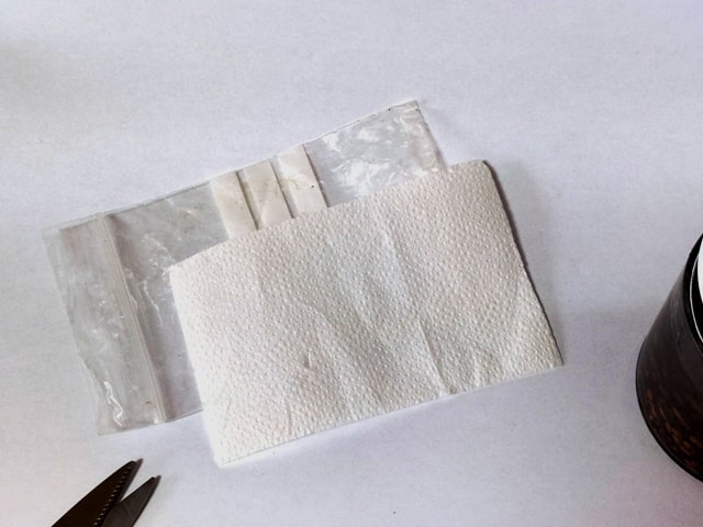 papel absorbente en la bolsa